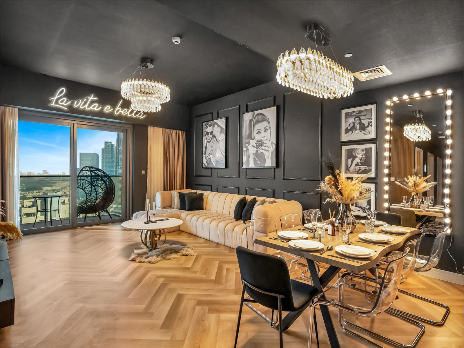 Fountain view Golden Era Cinema-Inspired 4BR APT